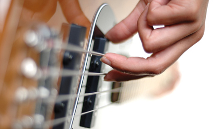 Gitarre, Bass & Co. – Nickel in Saiteninstrumenten